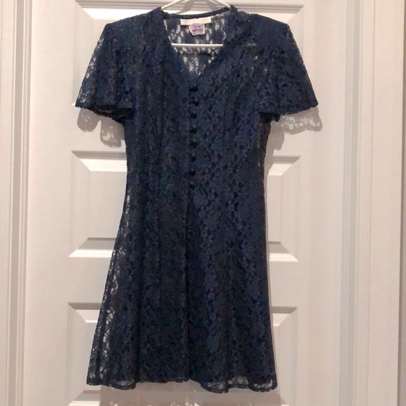 Vintage Lace Dress with shoulder pads - Picture 1 of 8